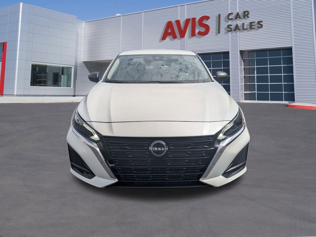 2024 Nissan Altima 2.5 SV photo 2