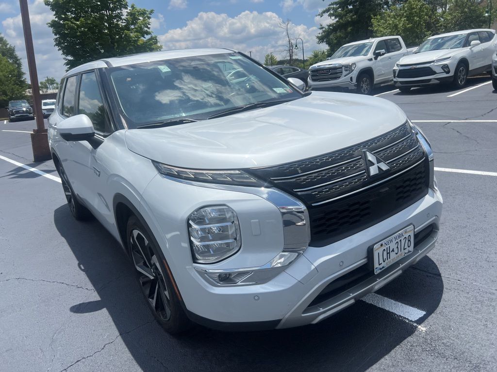 2023 Mitsubishi Outlander SE 4