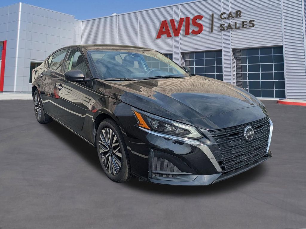 Thumbnail: 2025 Nissan Altima - 3