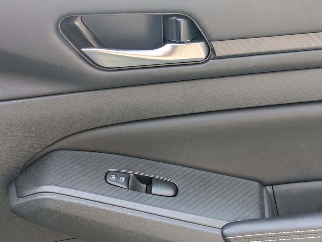 Thumbnail: 2025 Nissan Altima - 32