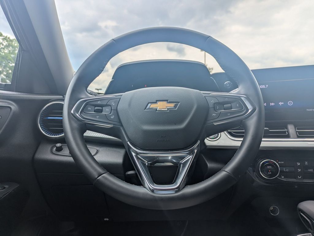 Thumbnail: 2025 Chevrolet Trax - 20