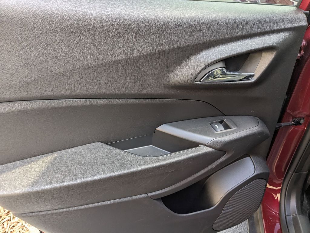 Thumbnail: 2025 Chevrolet Trax - 26