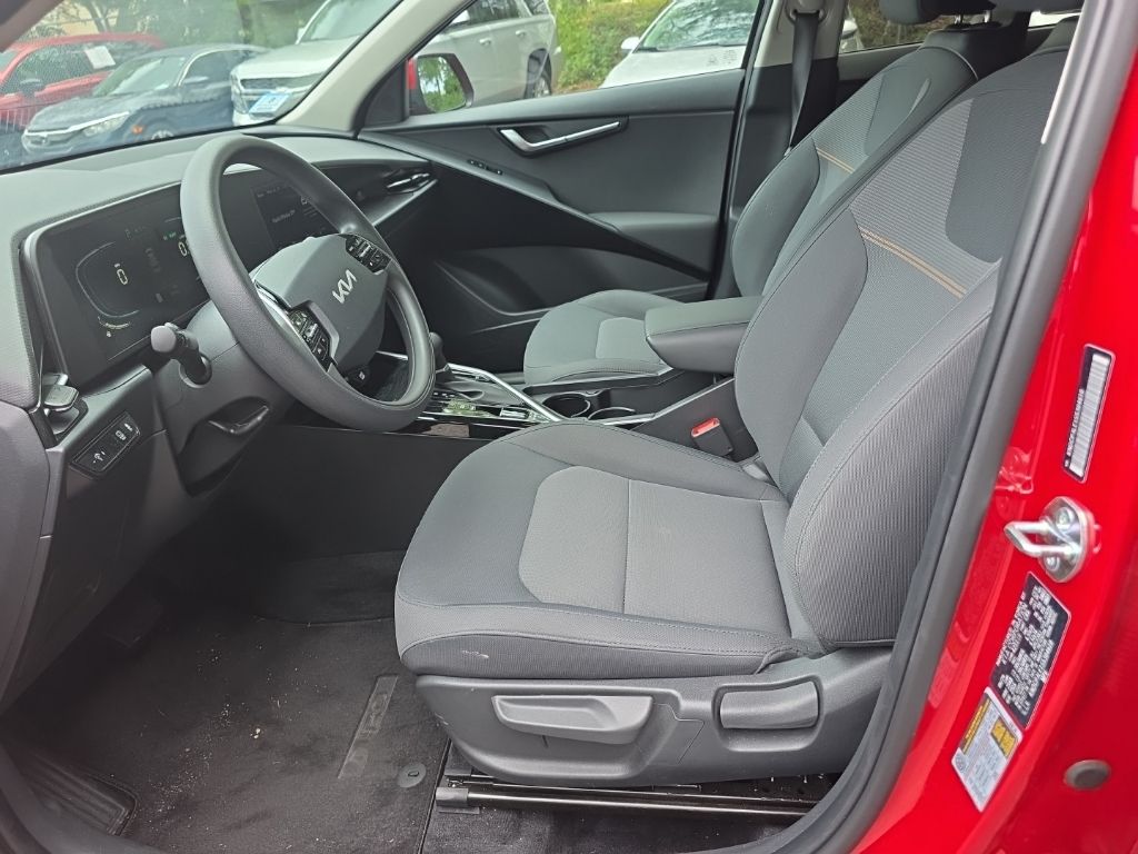 Thumbnail: 2025 Kia Niro - 5