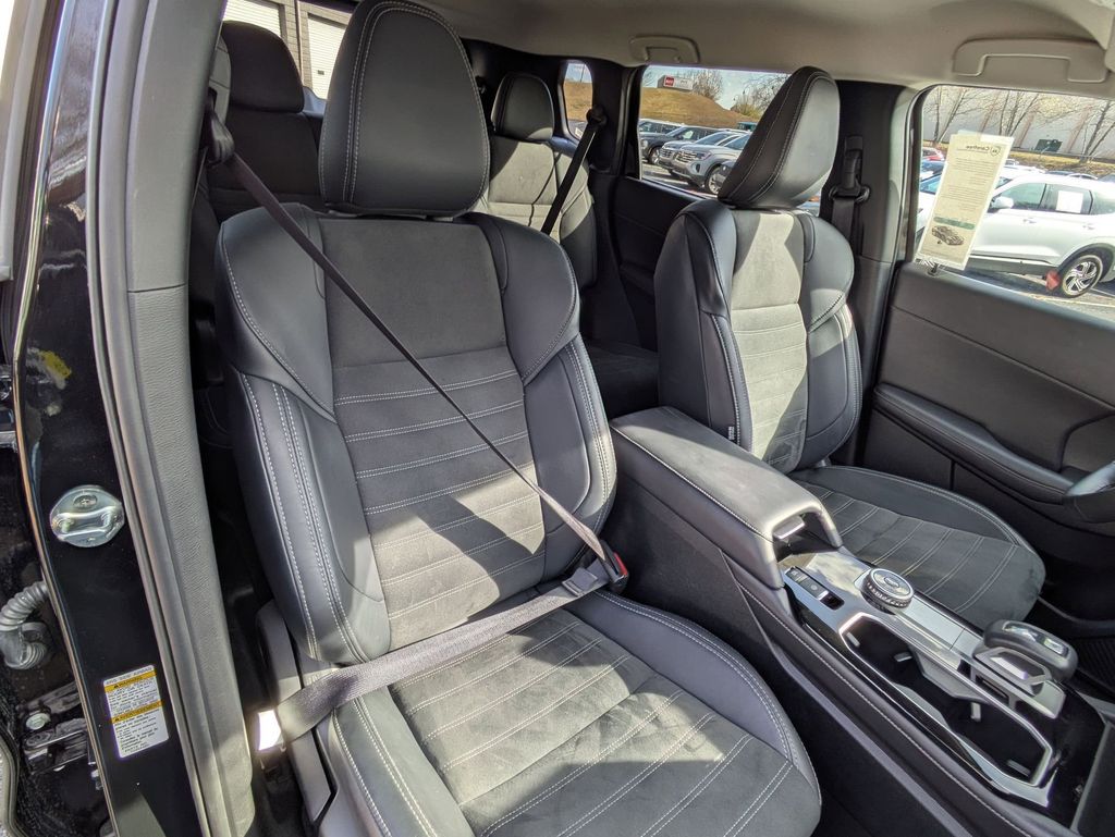 Thumbnail: 2025 Mitsubishi Outlander - 29