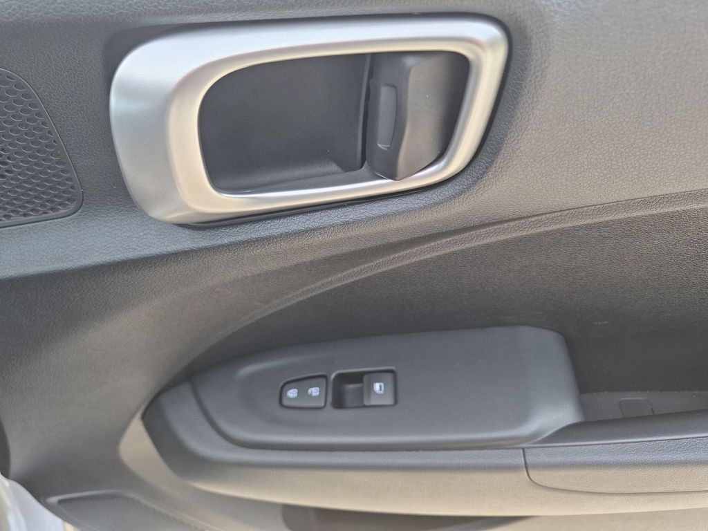 2025 Hyundai Venue SEL - Photo 33