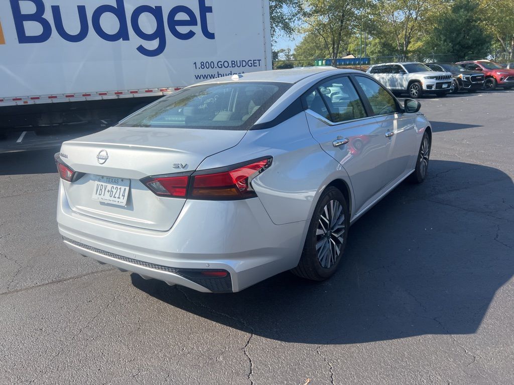 Thumbnail: 2024 Nissan Altima - 10