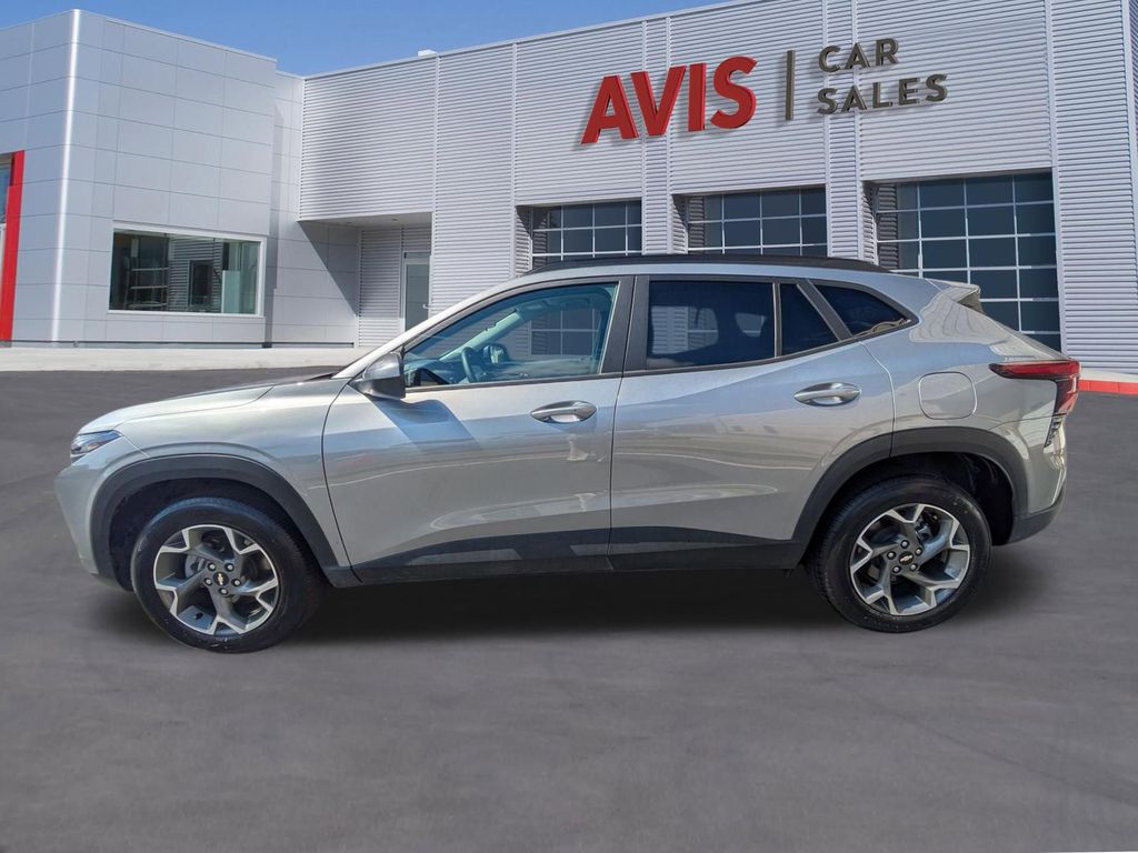 Thumbnail: 2025 Chevrolet Trax - 10