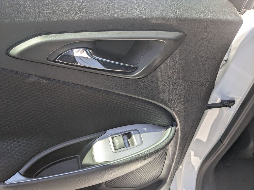 Thumbnail: 2024 Chevrolet Malibu - 25