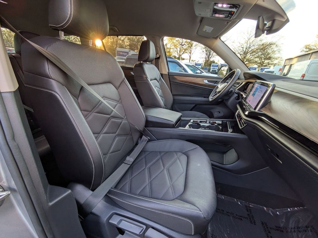 Thumbnail: 2025 Volkswagen Atlas - 28