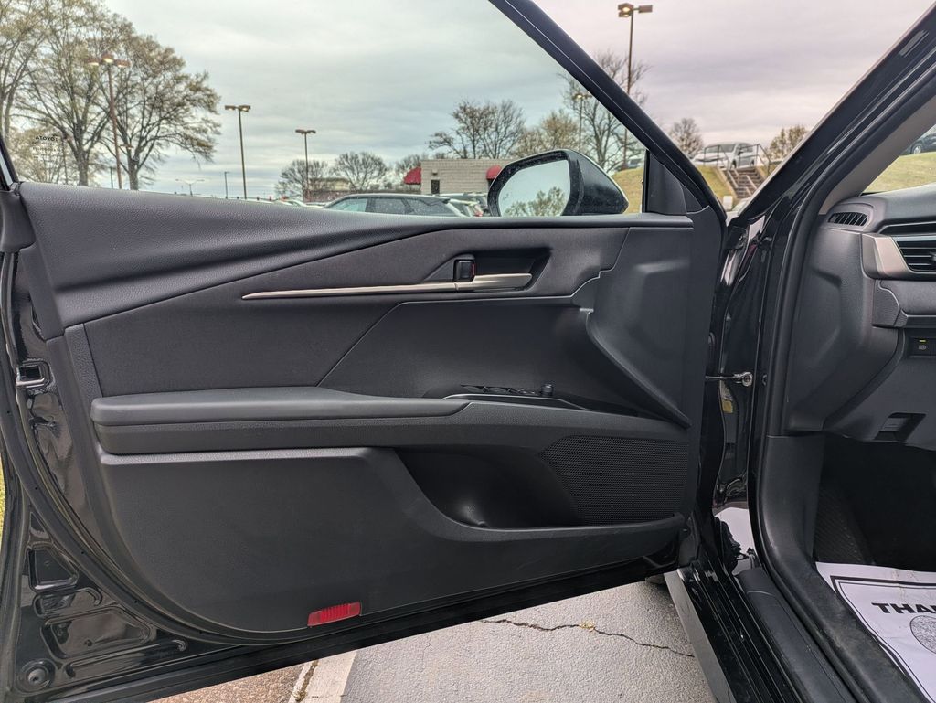 Thumbnail: 2025 Toyota Camry - 11