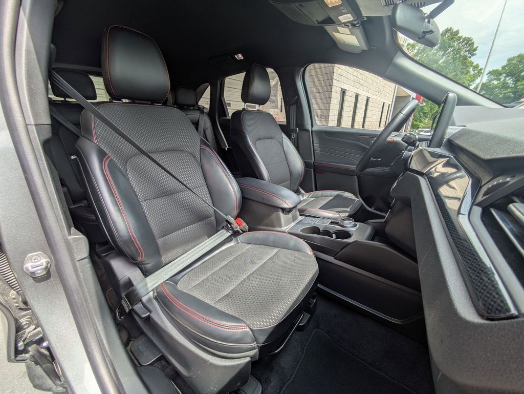 Thumbnail: 2025 Ford Escape - 30