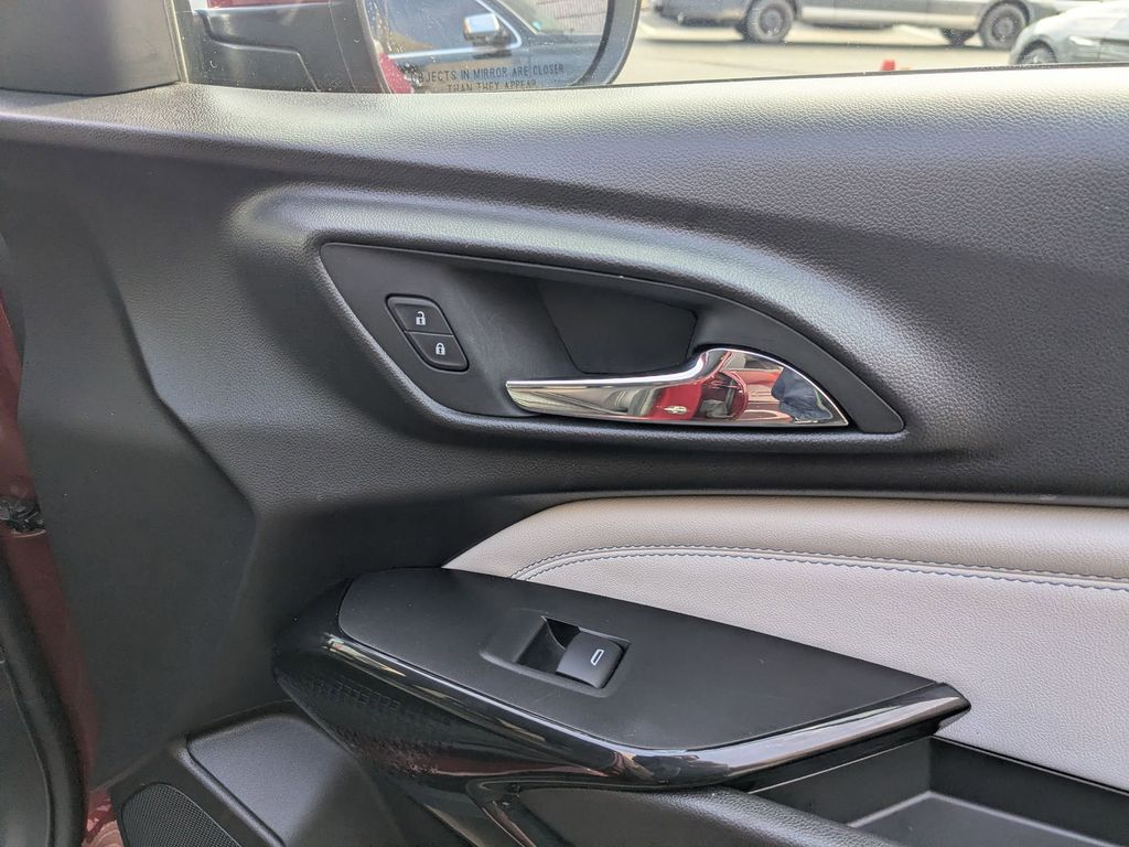 Thumbnail: 2025 Chevrolet Trax - 33