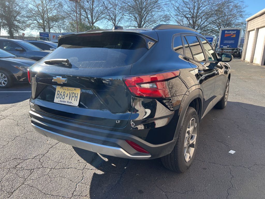 Thumbnail: 2025 Chevrolet Trax - 5