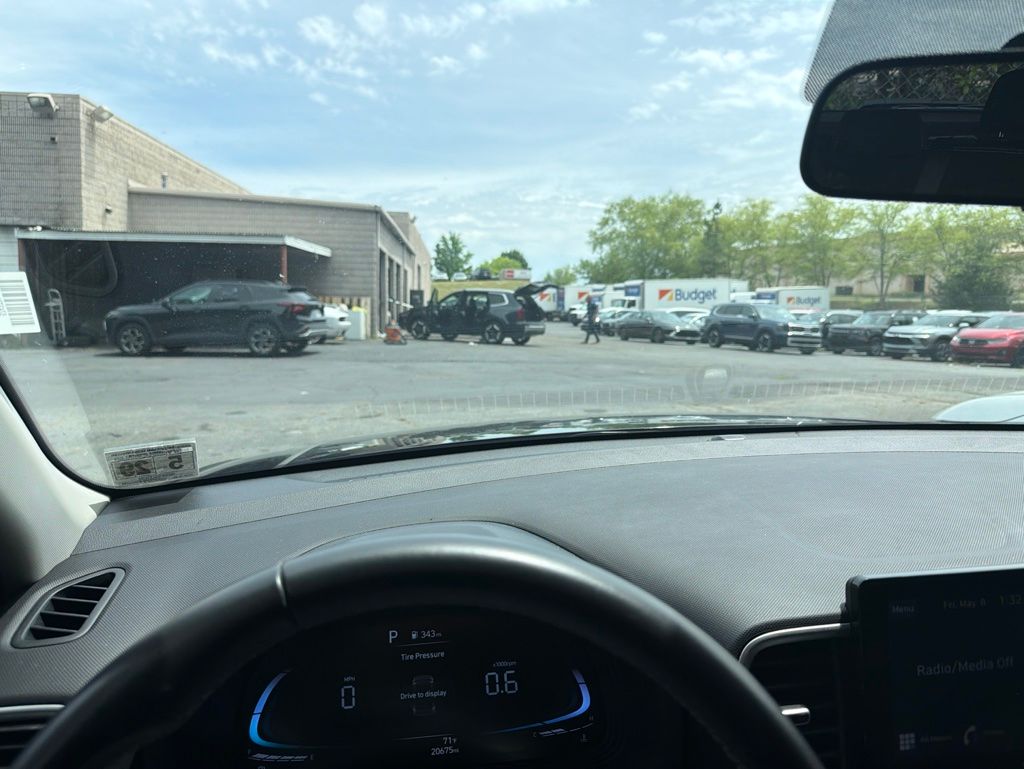 Thumbnail: 2025 Hyundai Venue - 2