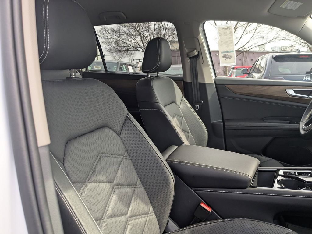 Thumbnail: 2025 Volkswagen Atlas - 29