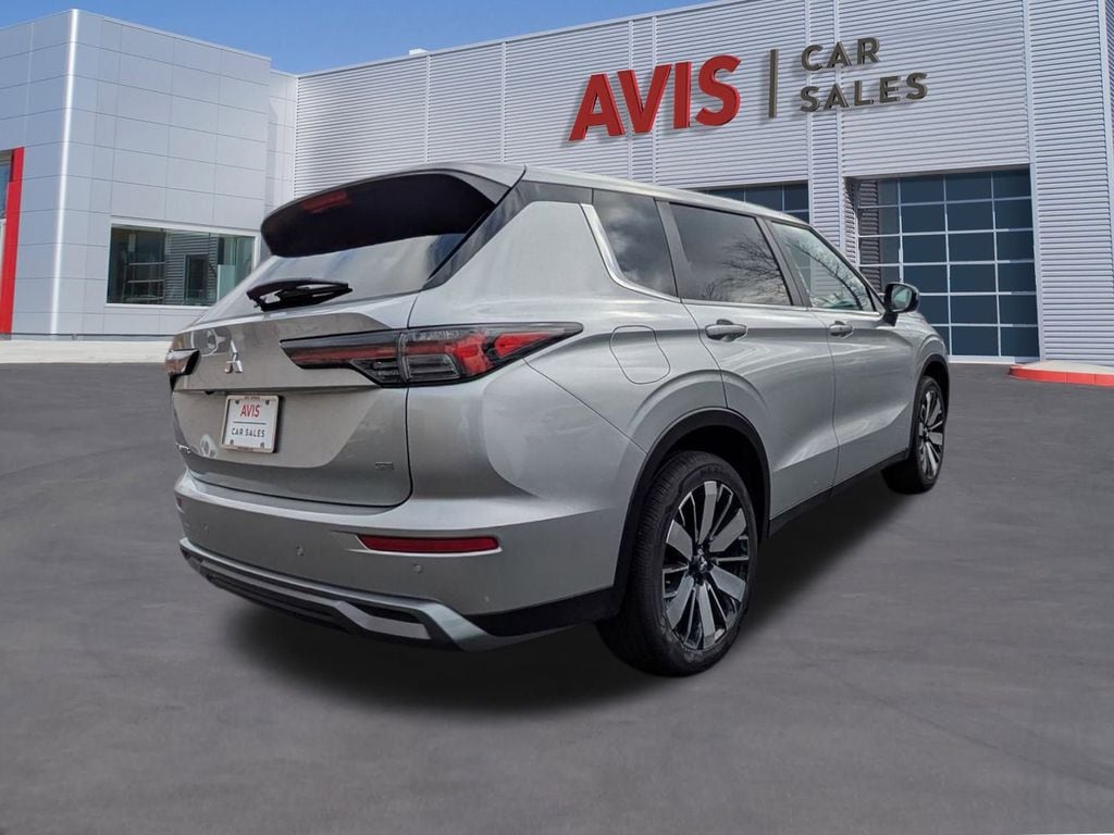 Thumbnail: 2025 Mitsubishi Outlander - 6