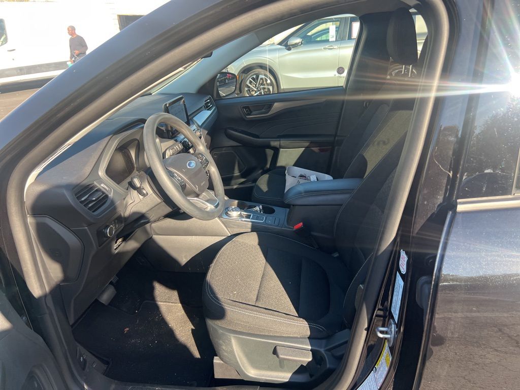 Thumbnail: 2025 Ford Escape - 6