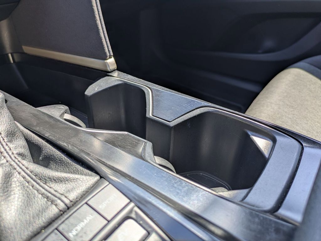 Thumbnail: 2025 Toyota Camry - 17