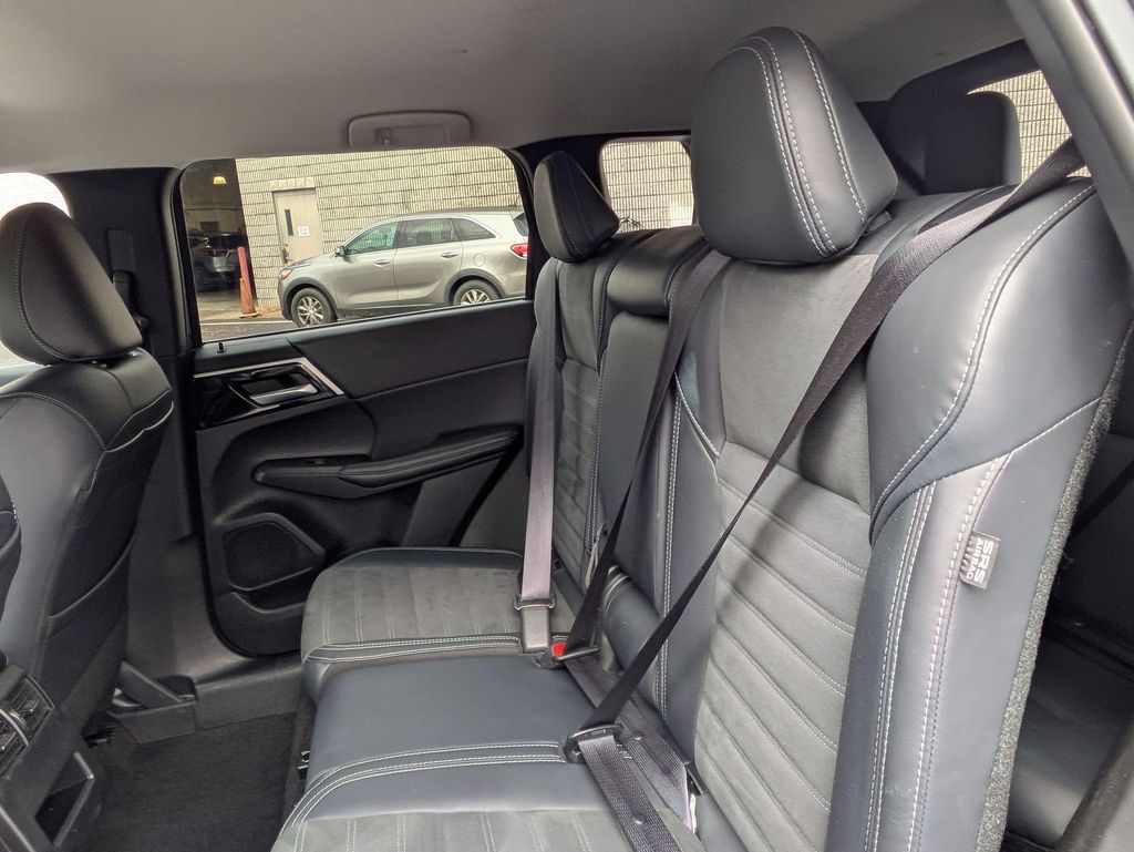 Thumbnail: 2024 Mitsubishi Outlander - 26