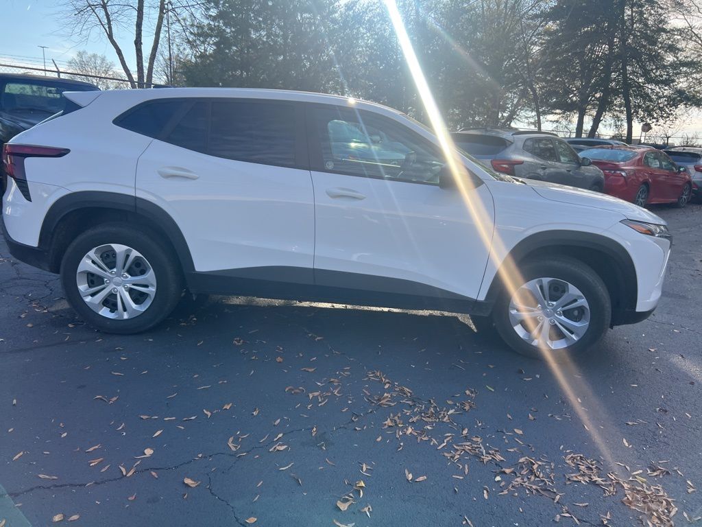 Thumbnail: 2025 Chevrolet Trax - 11