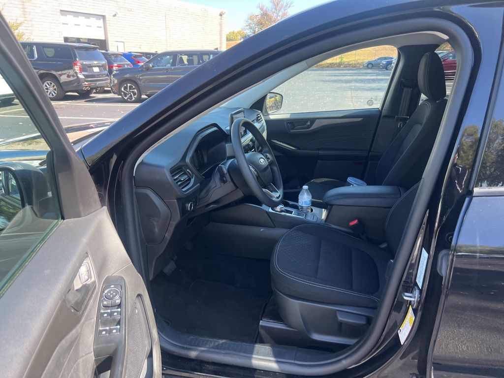 Thumbnail: 2025 Ford Escape - 7