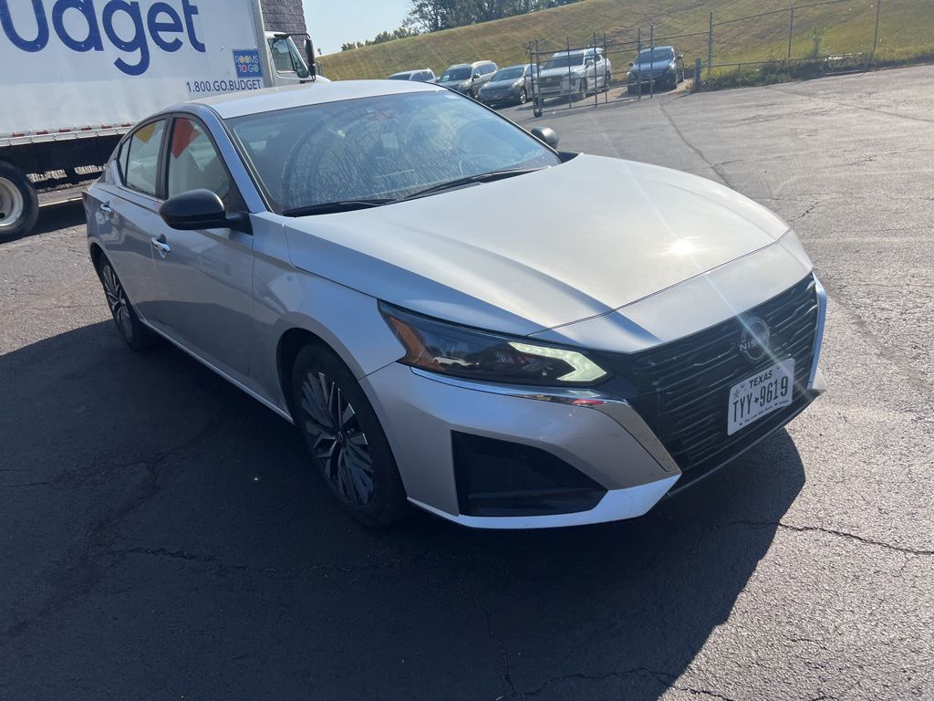 Thumbnail: 2024 Nissan Altima - 3