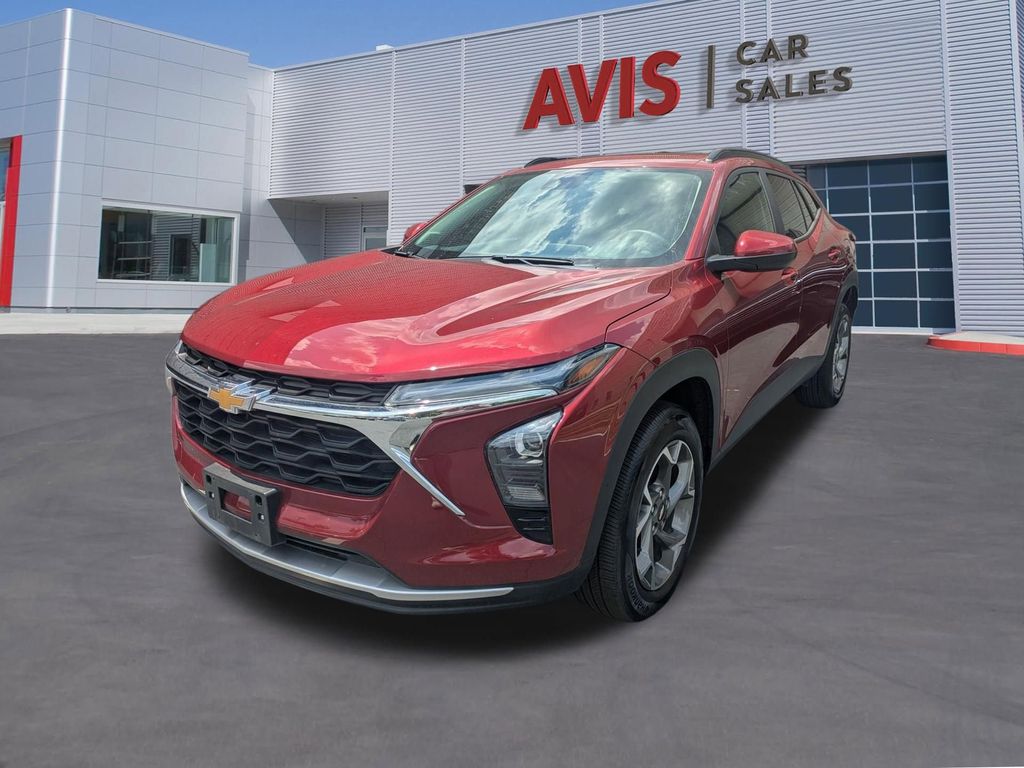 2025 Chevrolet Trax LT's photo