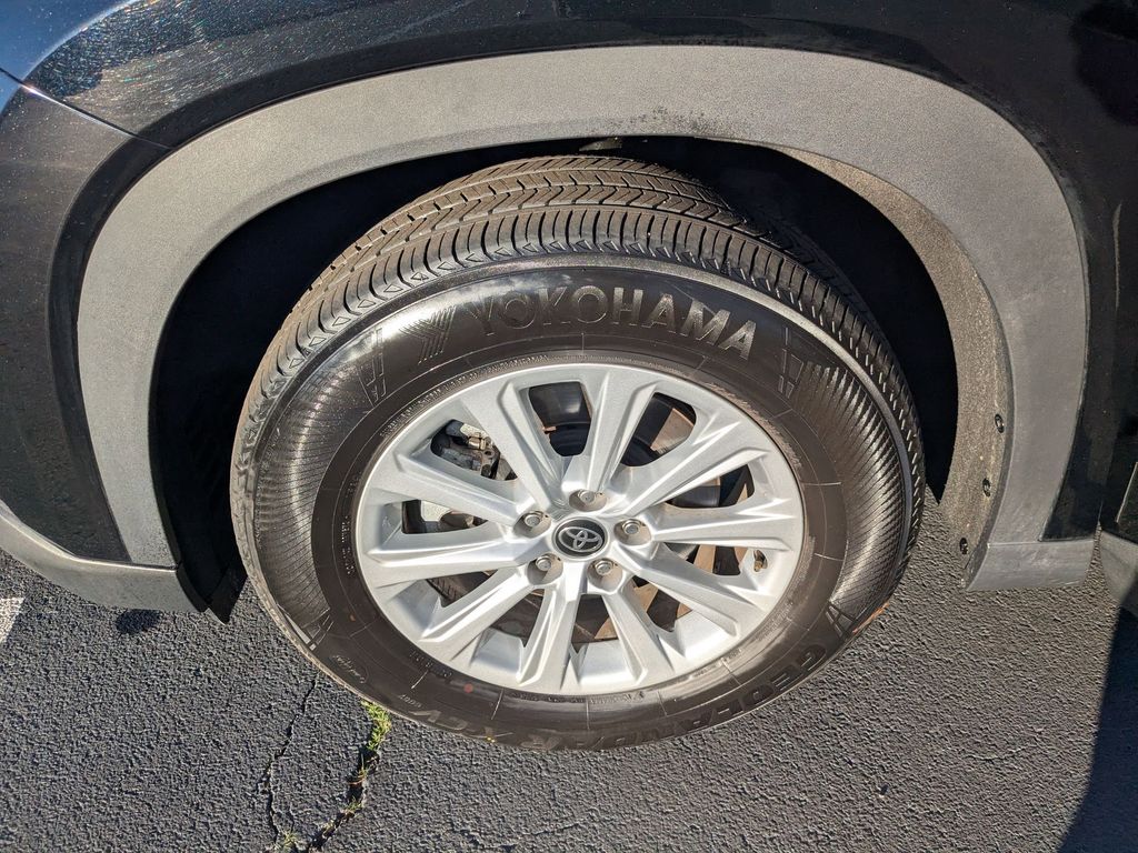 Thumbnail: 2025 Toyota Grand Highlander - 39