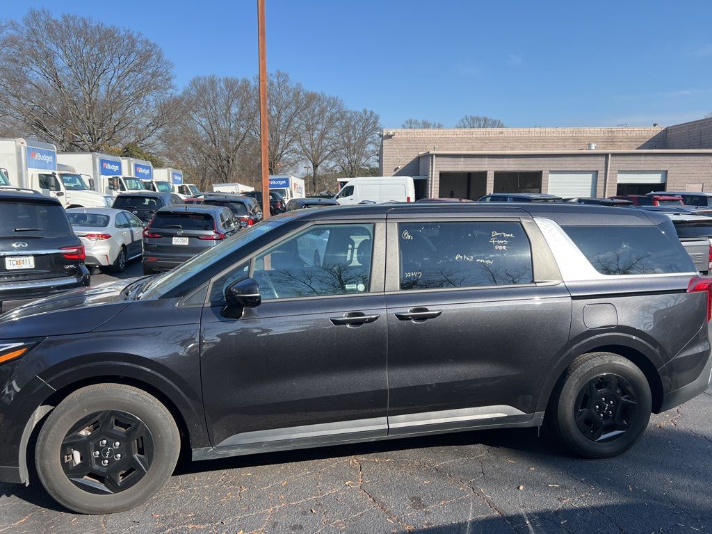 Thumbnail: 2025 Kia Carnival - 9