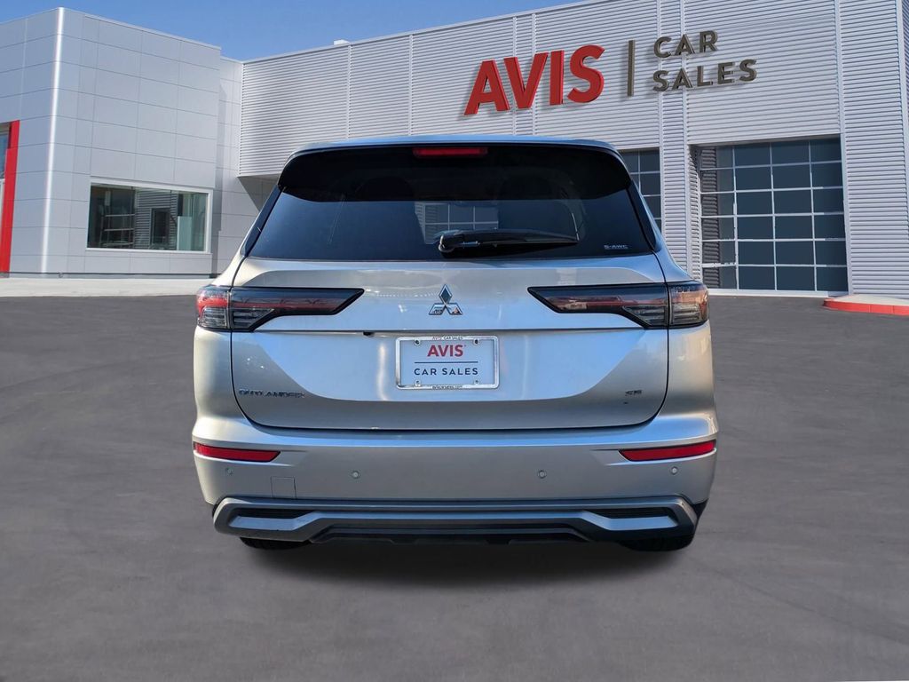 Thumbnail: 2025 Mitsubishi Outlander - 7