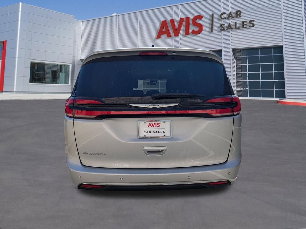 Thumbnail: 2024 Chrysler Pacifica - 7