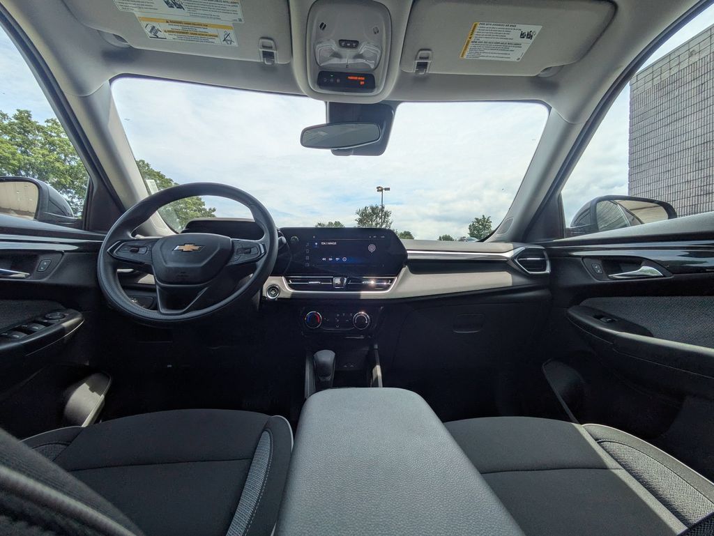 Thumbnail: 2025 Chevrolet TrailBlazer - 25