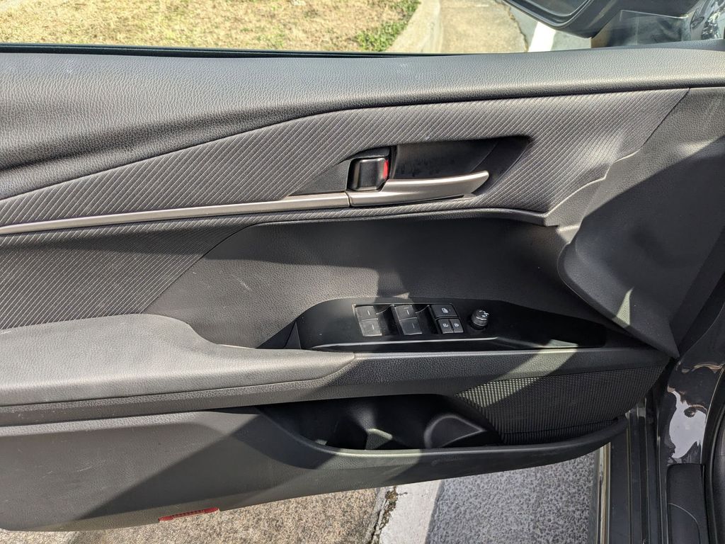 Thumbnail: 2025 Toyota Camry - 22