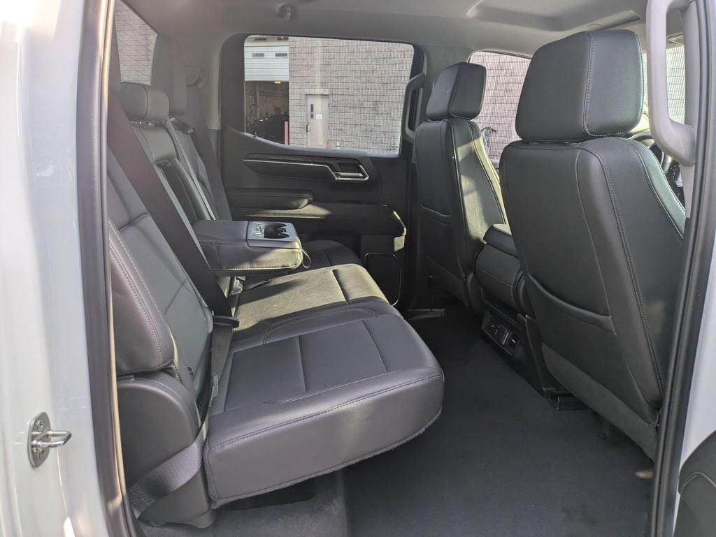 2024 GMC Sierra 1500 SLT 29