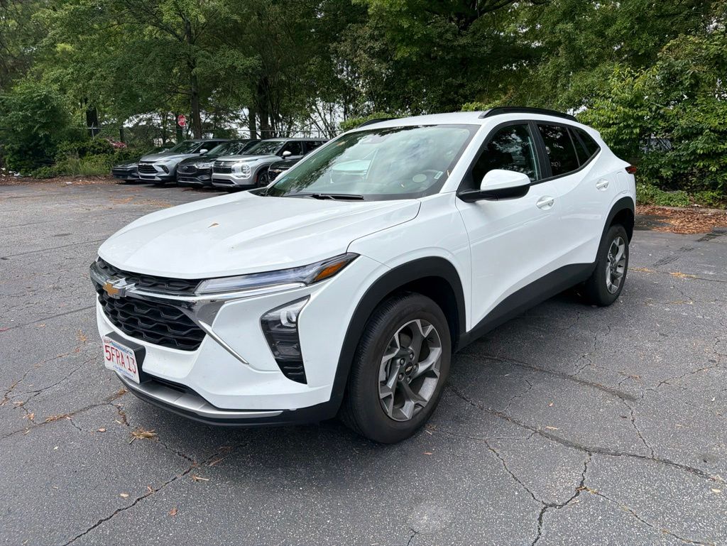 2025 Chevrolet Trax LT's photo