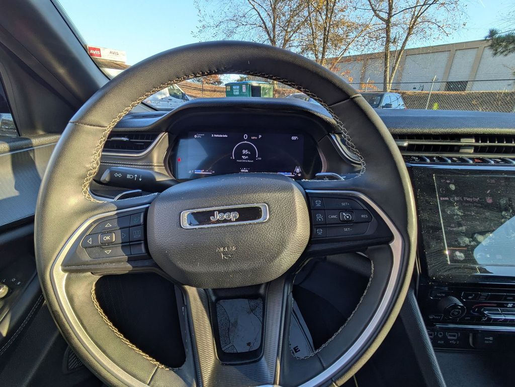 Thumbnail: 2024 Jeep Grand Cherokee L - 16