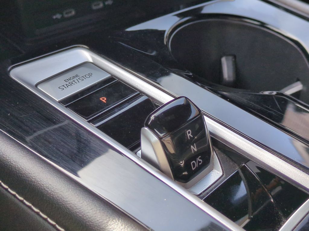 2025 Volkswagen Atlas Cross Sport SE w/Tech - Photo 16