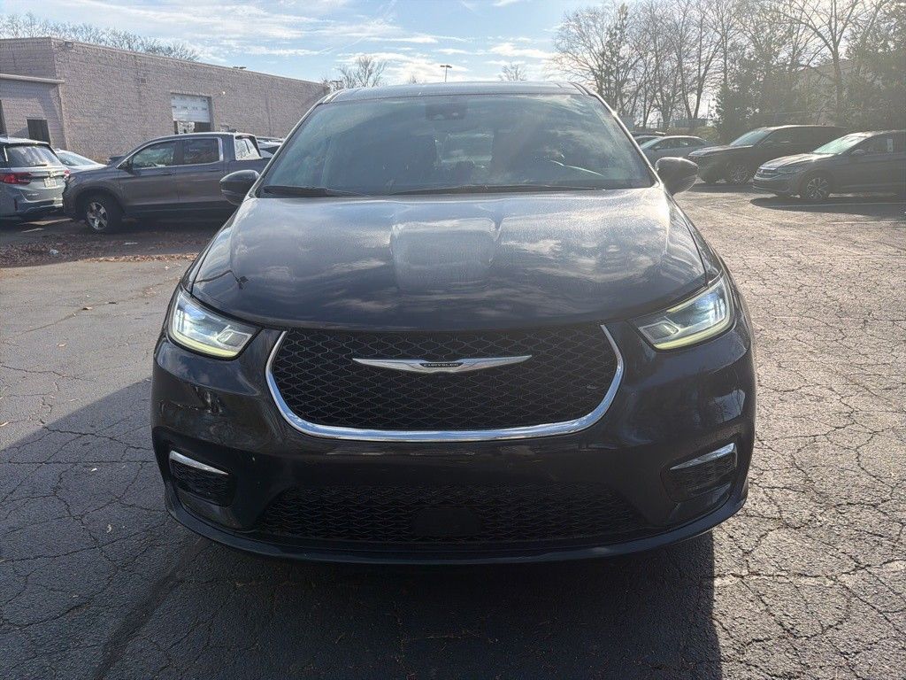 Thumbnail: 2023 Chrysler Pacifica - 2