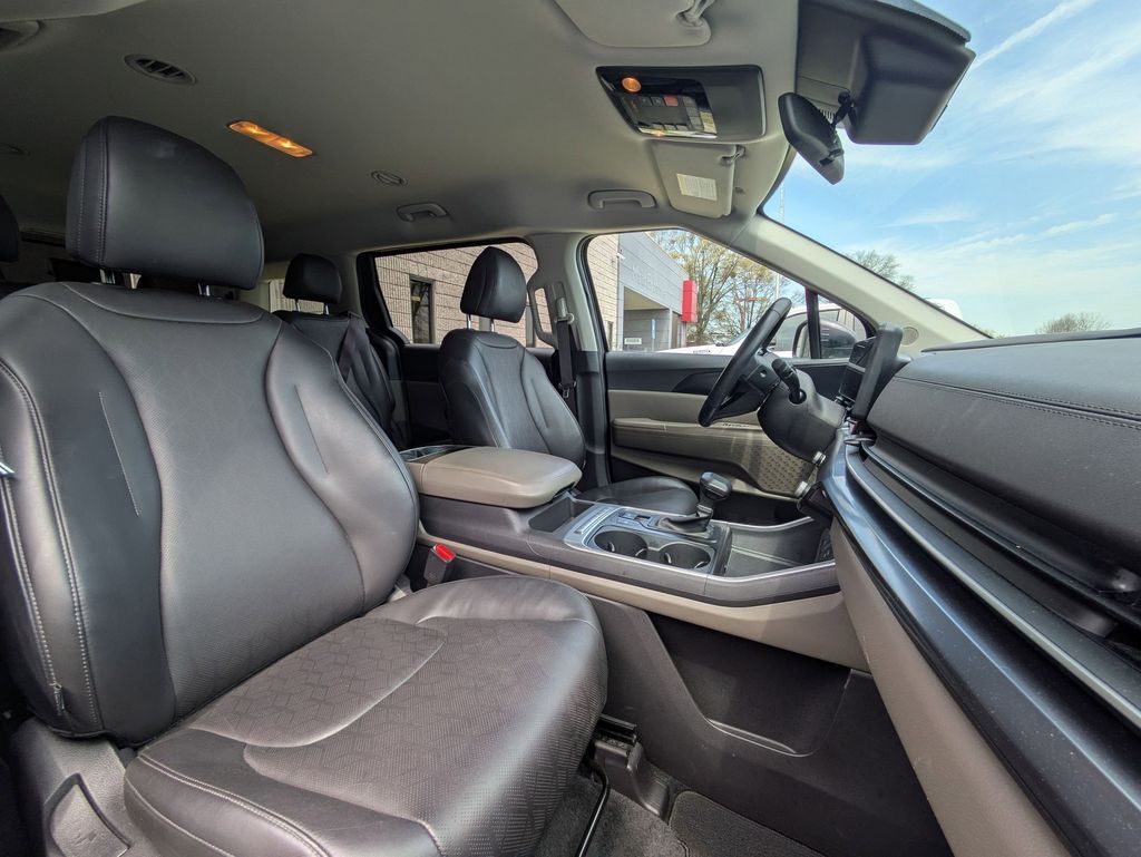 Thumbnail: 2025 Kia Carnival - 31