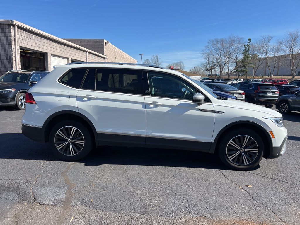 Thumbnail: 2024 Volkswagen Tiguan - 4