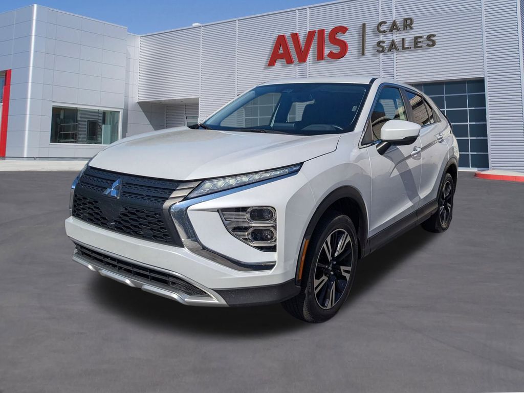 2025 Mitsubishi Eclipse Cross SE's photo