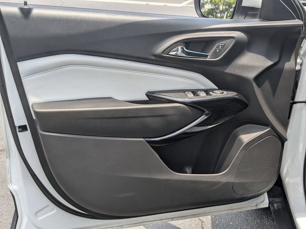 Thumbnail: 2025 Chevrolet Trax - 11