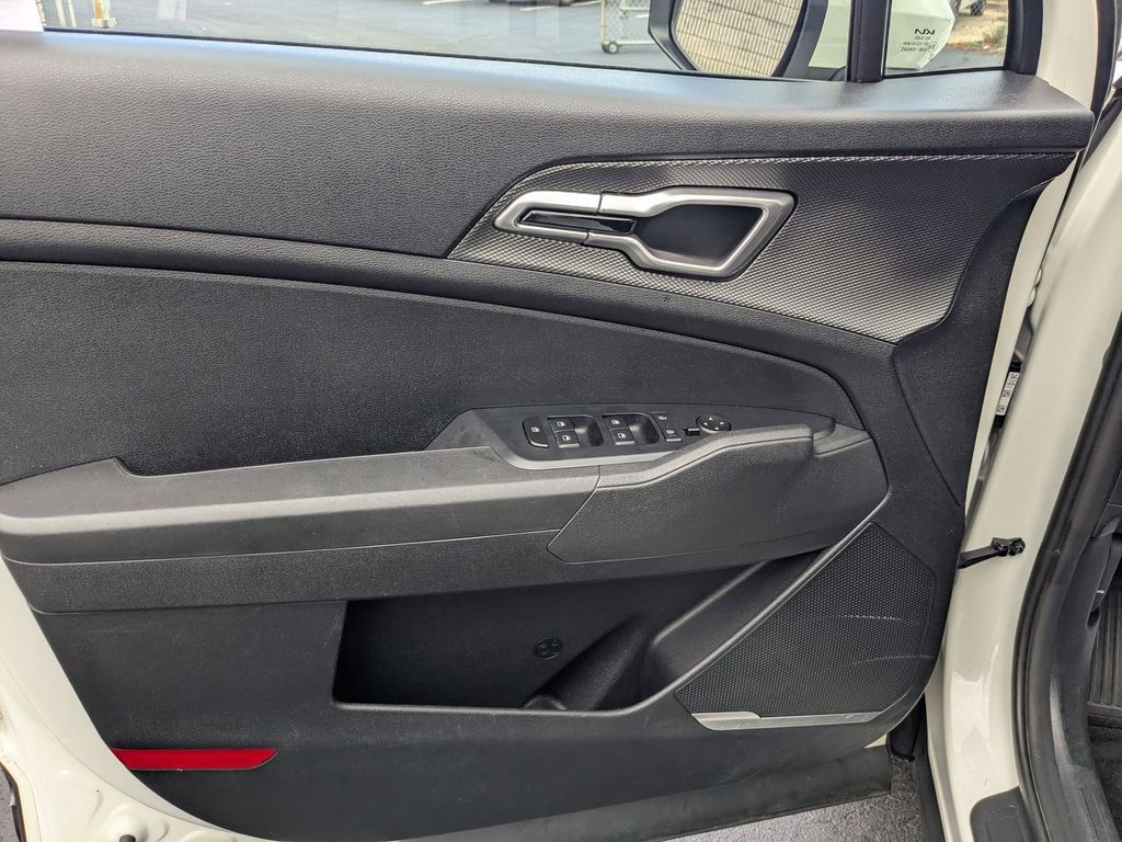 Thumbnail: 2024 Kia Sportage - 11