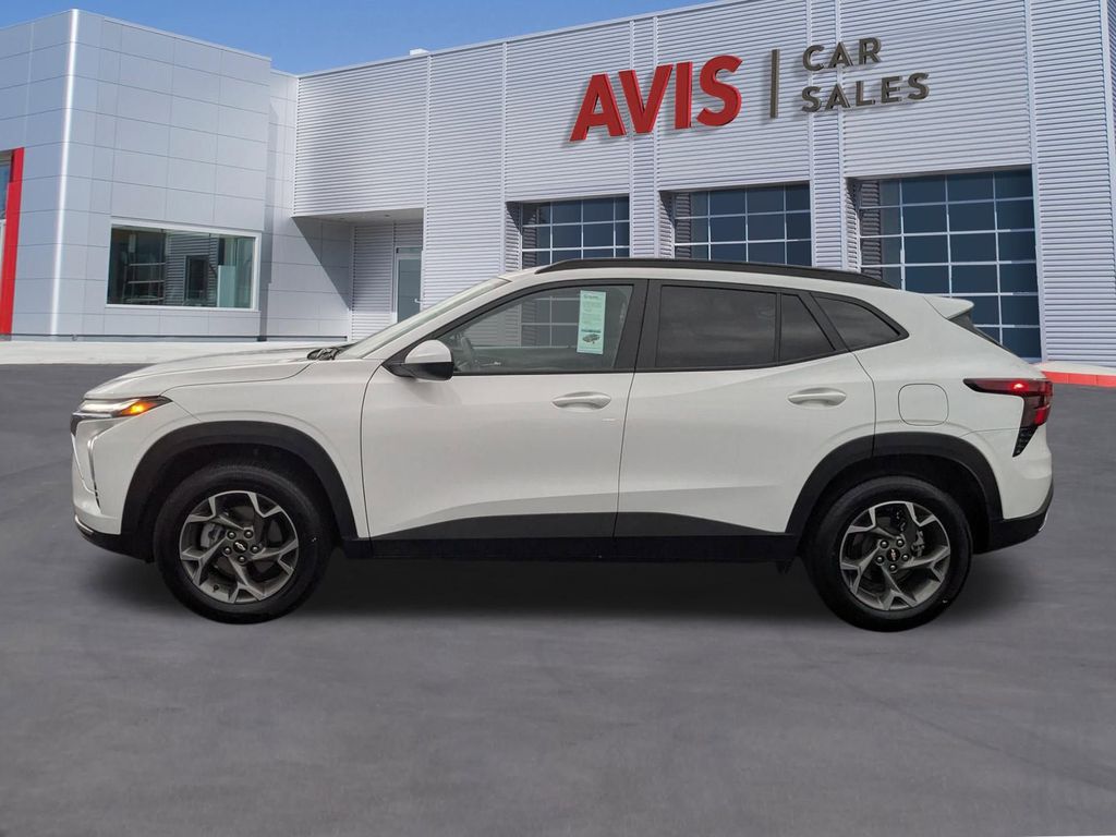 Thumbnail: 2025 Chevrolet Trax - 10