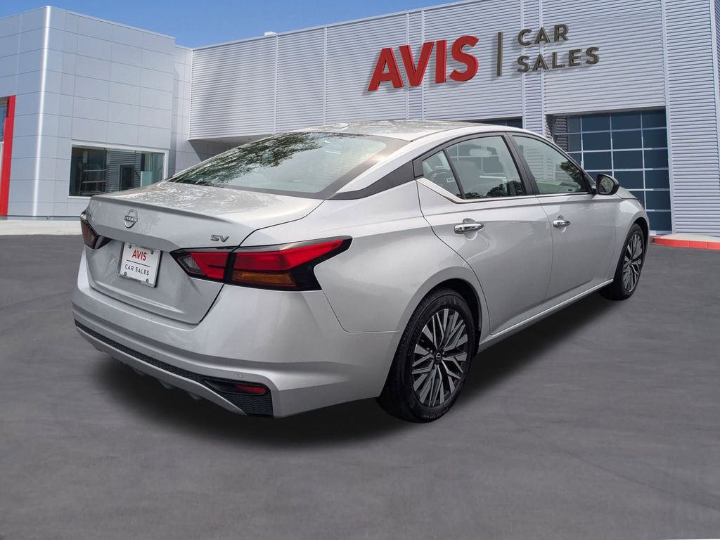 Thumbnail: 2024 Nissan Altima - 6