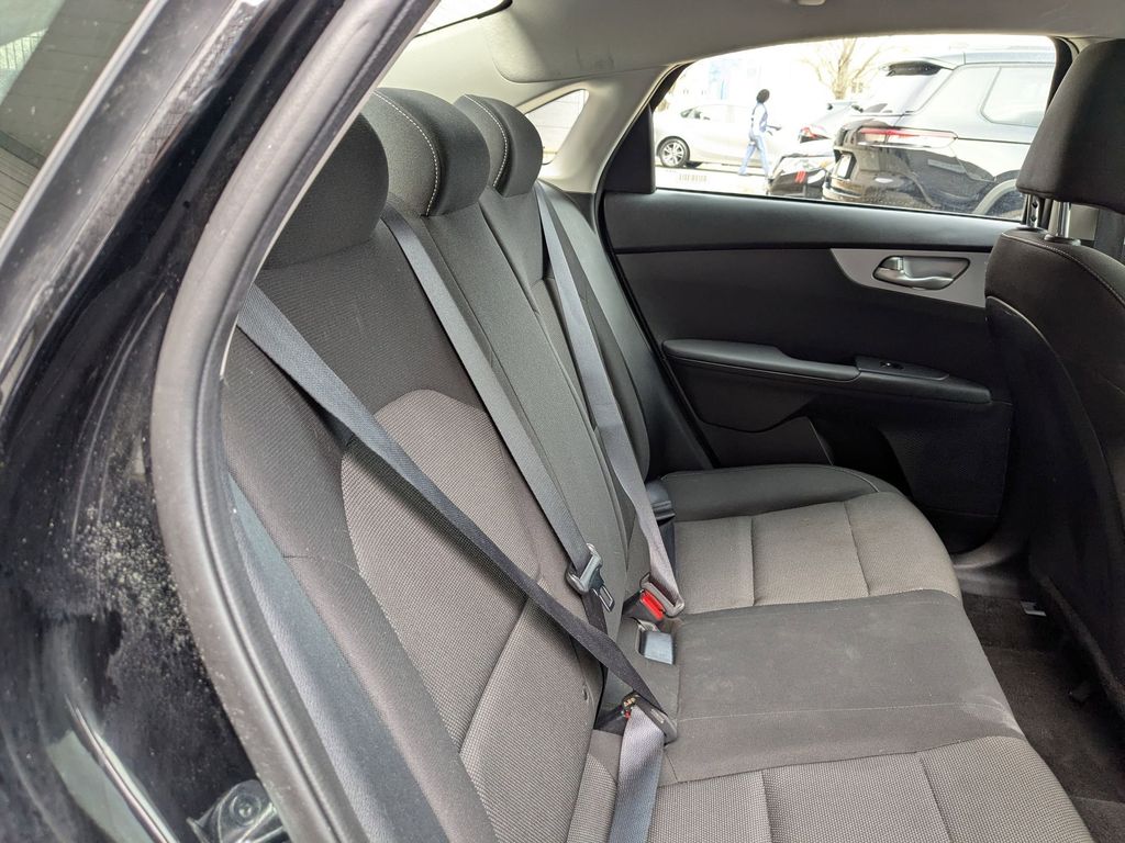 Thumbnail: 2024 Kia Forte - 28