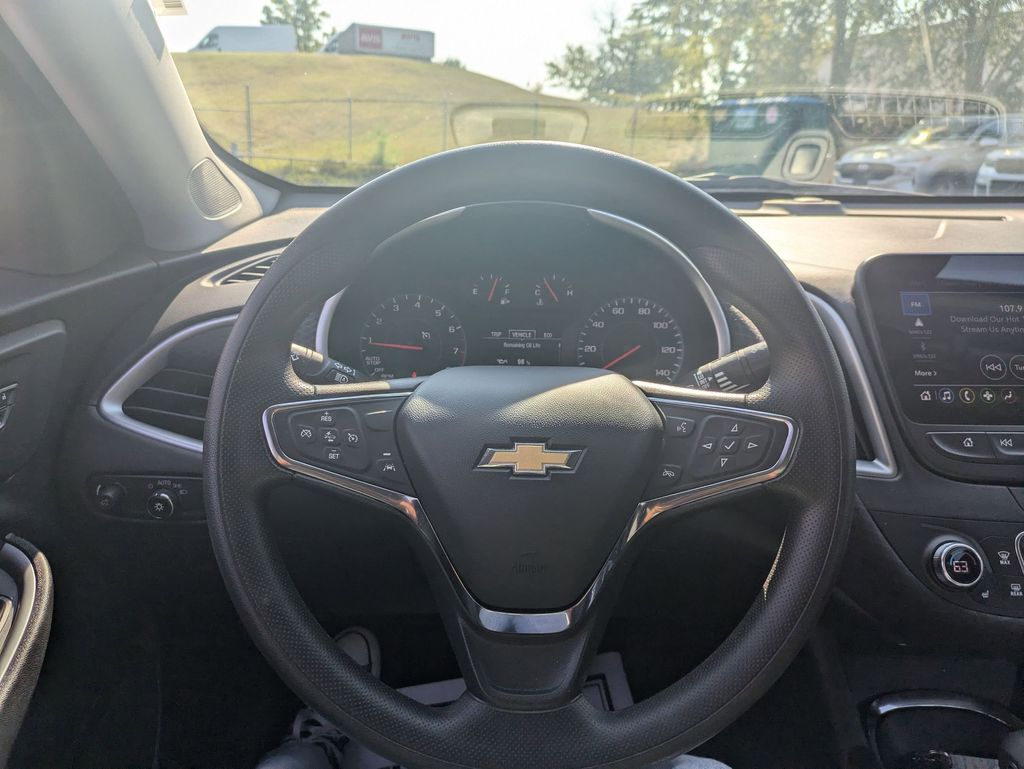 Thumbnail: 2024 Chevrolet Malibu - 16