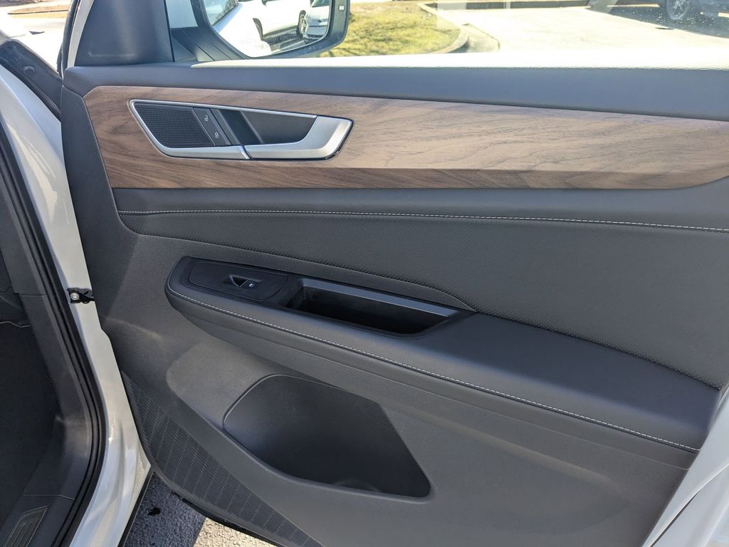 Thumbnail: 2025 Volkswagen Atlas - 32