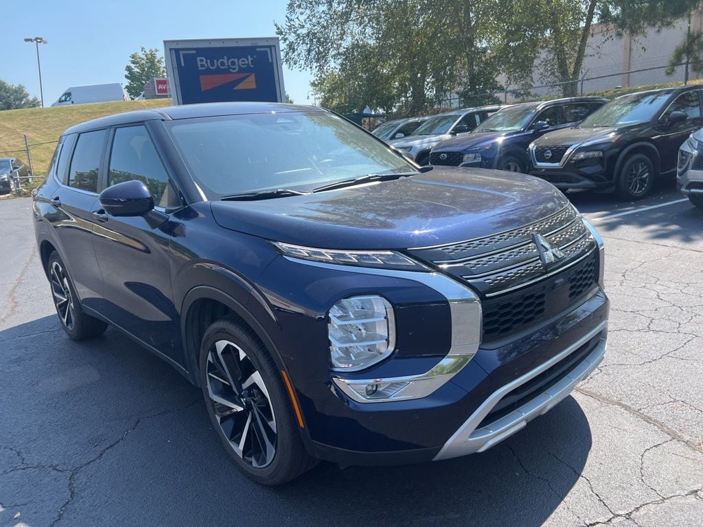Thumbnail: 2024 Mitsubishi Outlander - 3