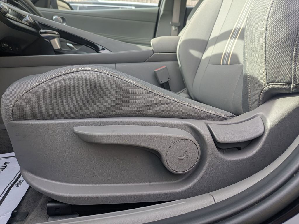 Thumbnail: 2025 Hyundai Elantra - 14